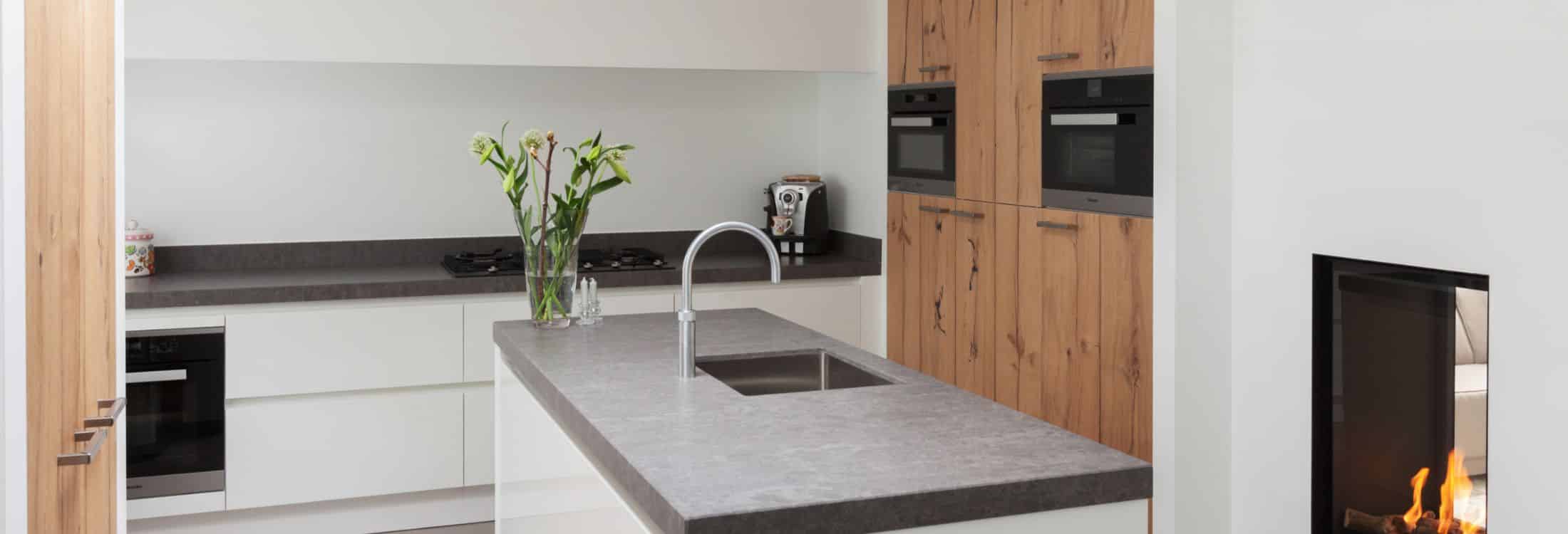 Greeploze witte keuken 86