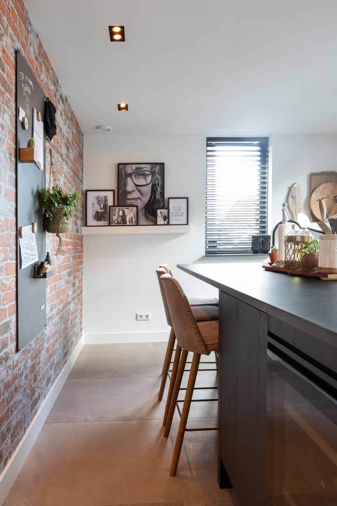 Zwarte moderne keuken miele apparatuur 10