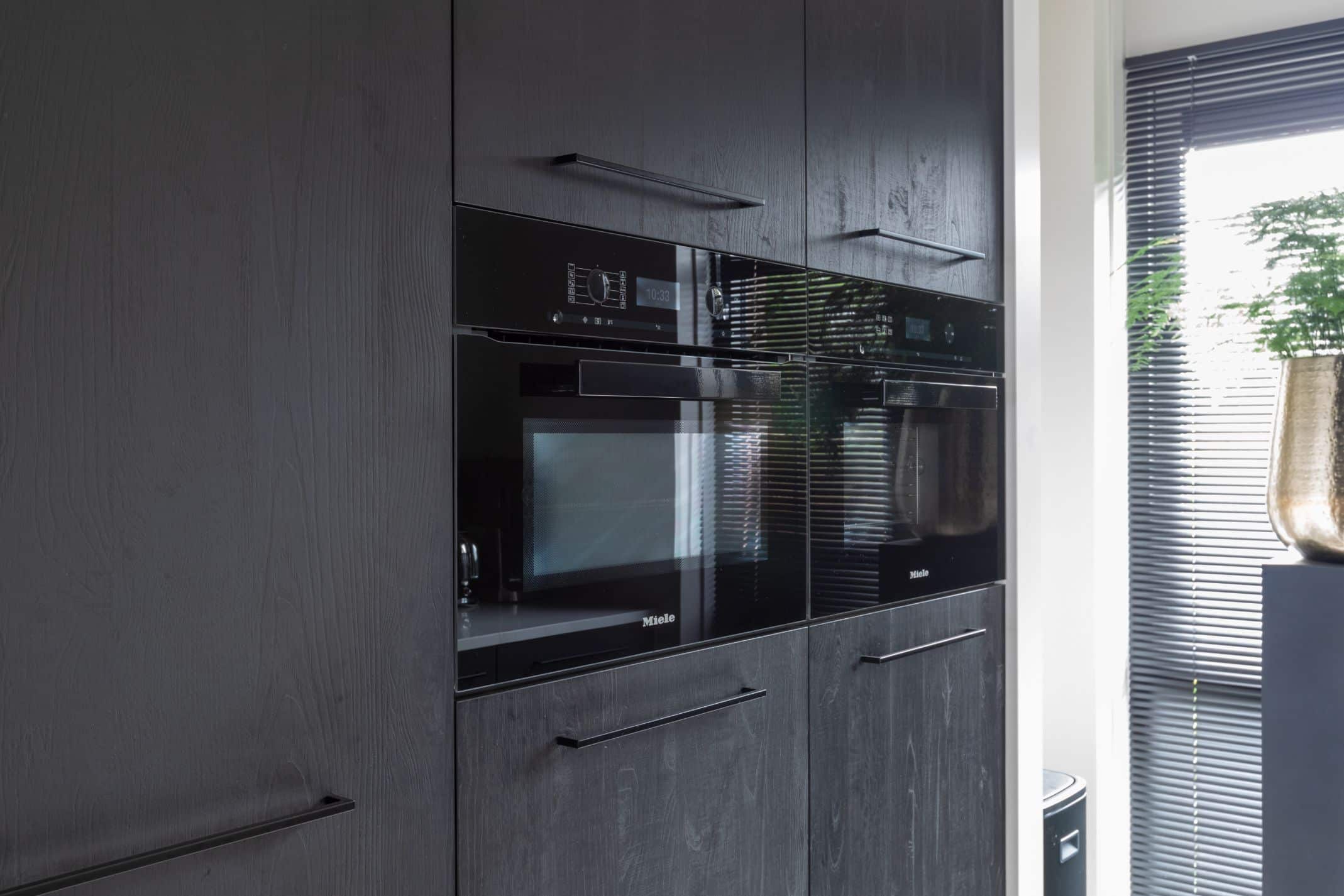 zwarte keuken middendorp barneveld van ginkel keukens 010